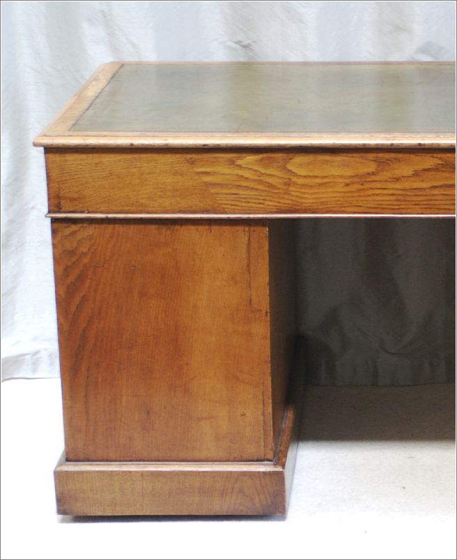2040 Antique Victorian Oak Pedestal Desk (11) Rear